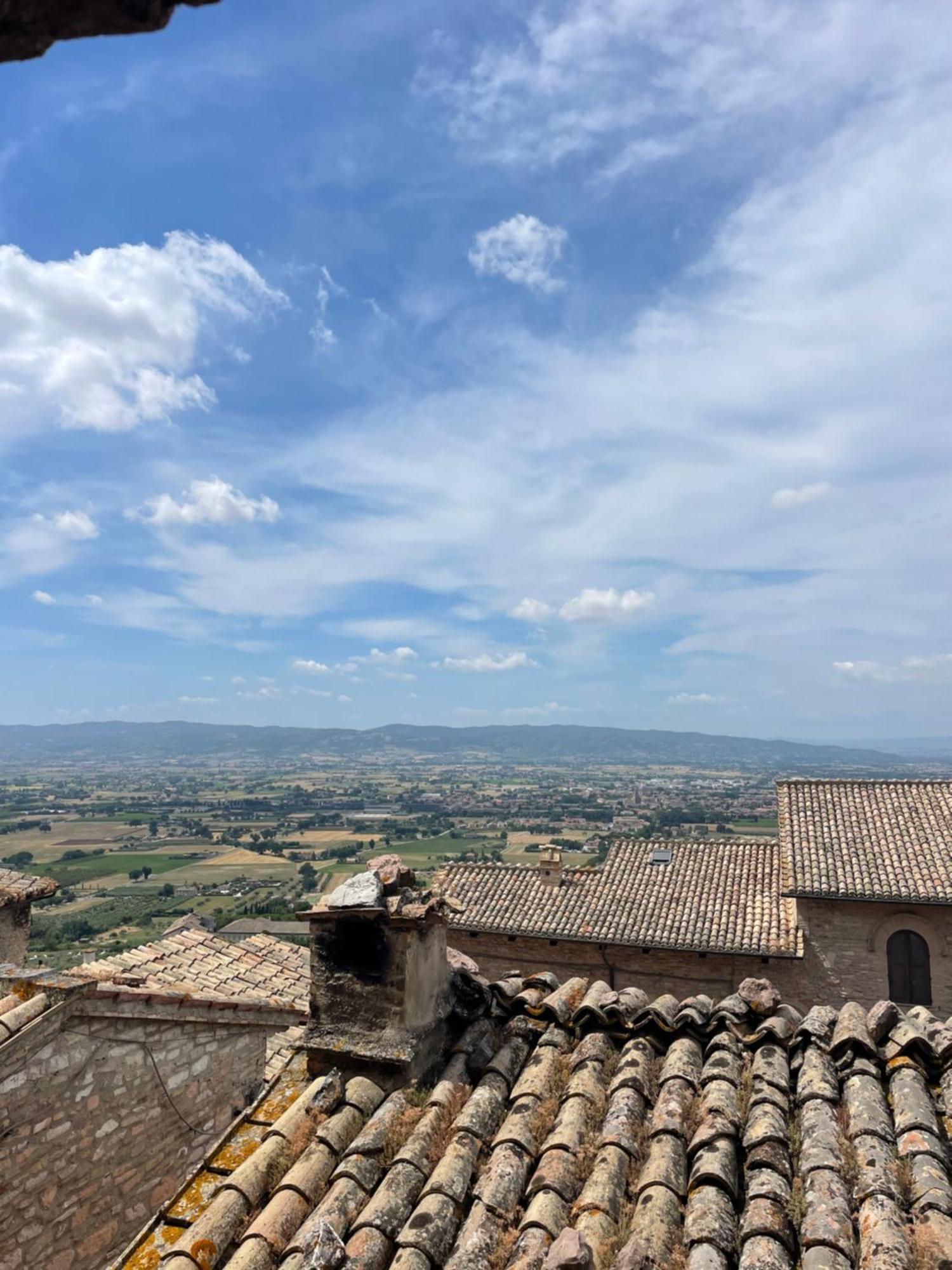 Happy House - Porta San Giacomo Apartment Assisi Exterior foto