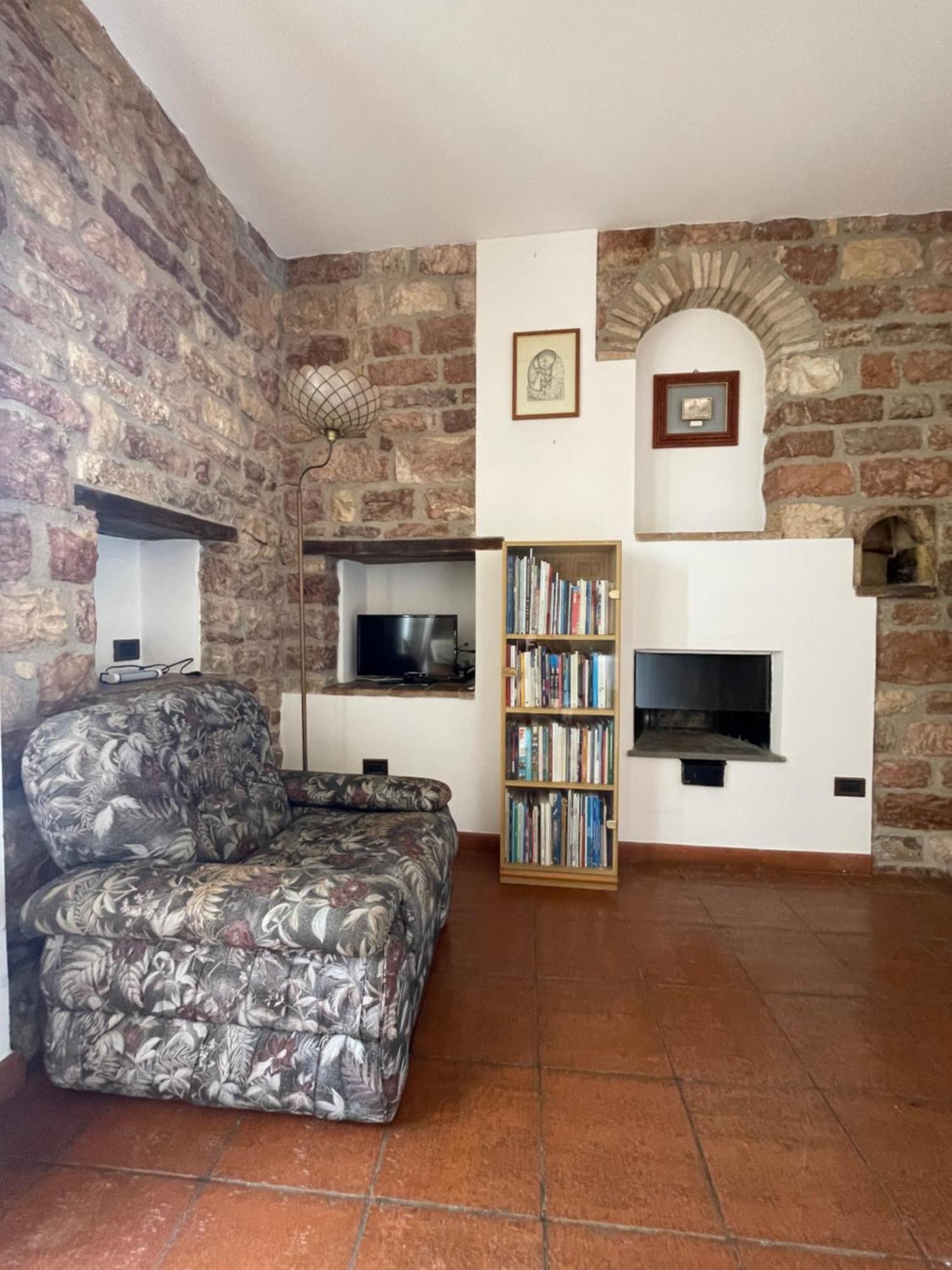 Happy House - Porta San Giacomo Apartment Assisi Exterior foto