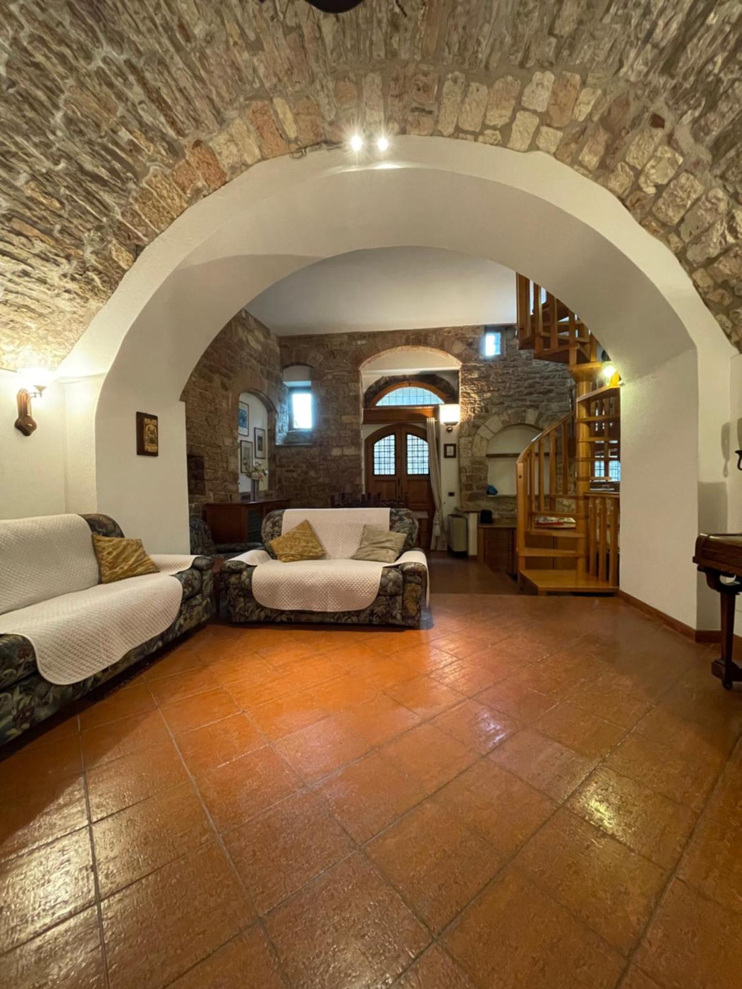 Happy House - Porta San Giacomo Apartment Assisi Exterior foto